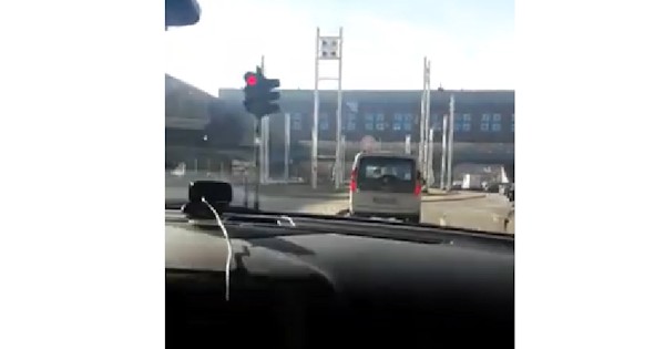 L'auto del futuro passa con il rosso, il test sfortunato della sindaca di Torino
